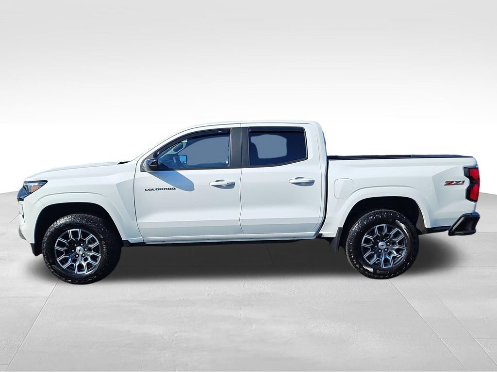 Used 2023 Chevrolet Colorado Z71 w/ Z71 Convenience Package 2 AWD/4WD image 2