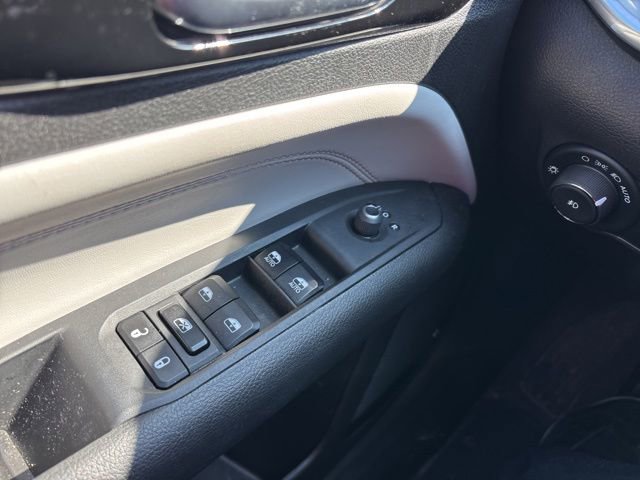 Used 2024 Jeep Compass Limited image 24