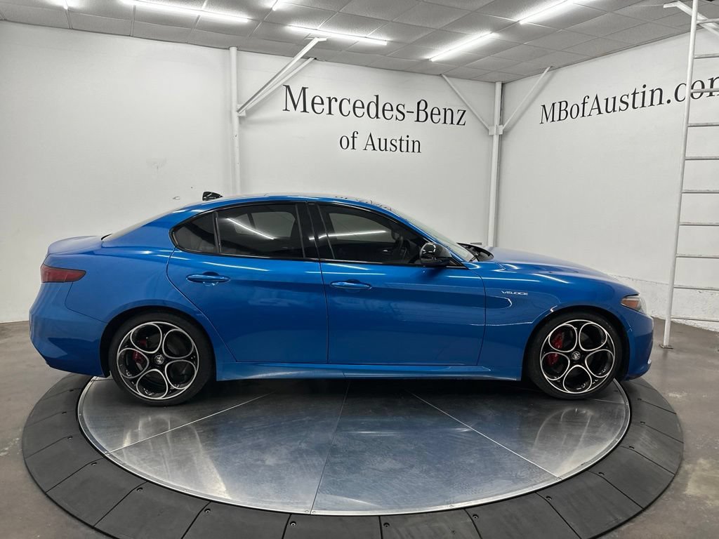Used 2023 Alfa Romeo Giulia Veloce RWD image 8