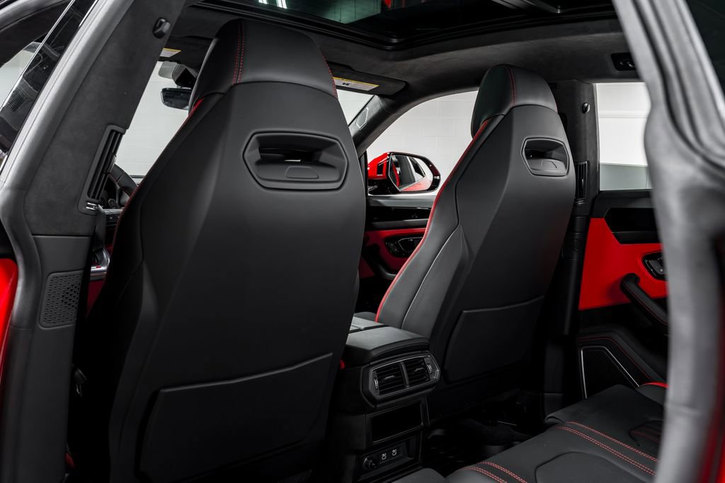 Used 2025 Lamborghini Urus SE AWD/4WD image 30