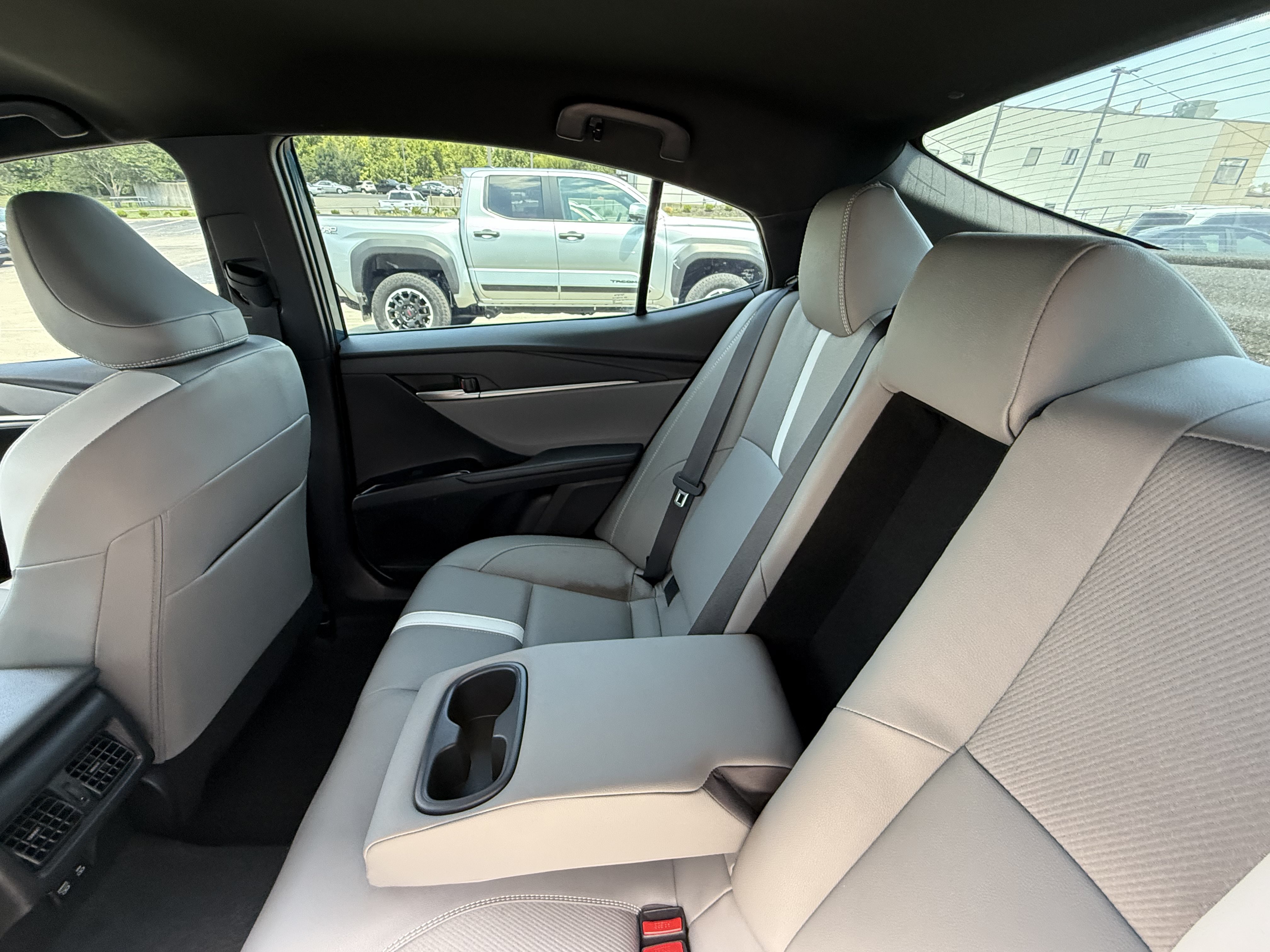Used 2025 Toyota Camry SE w/ Multimedia Upgrade Package FWD image 11