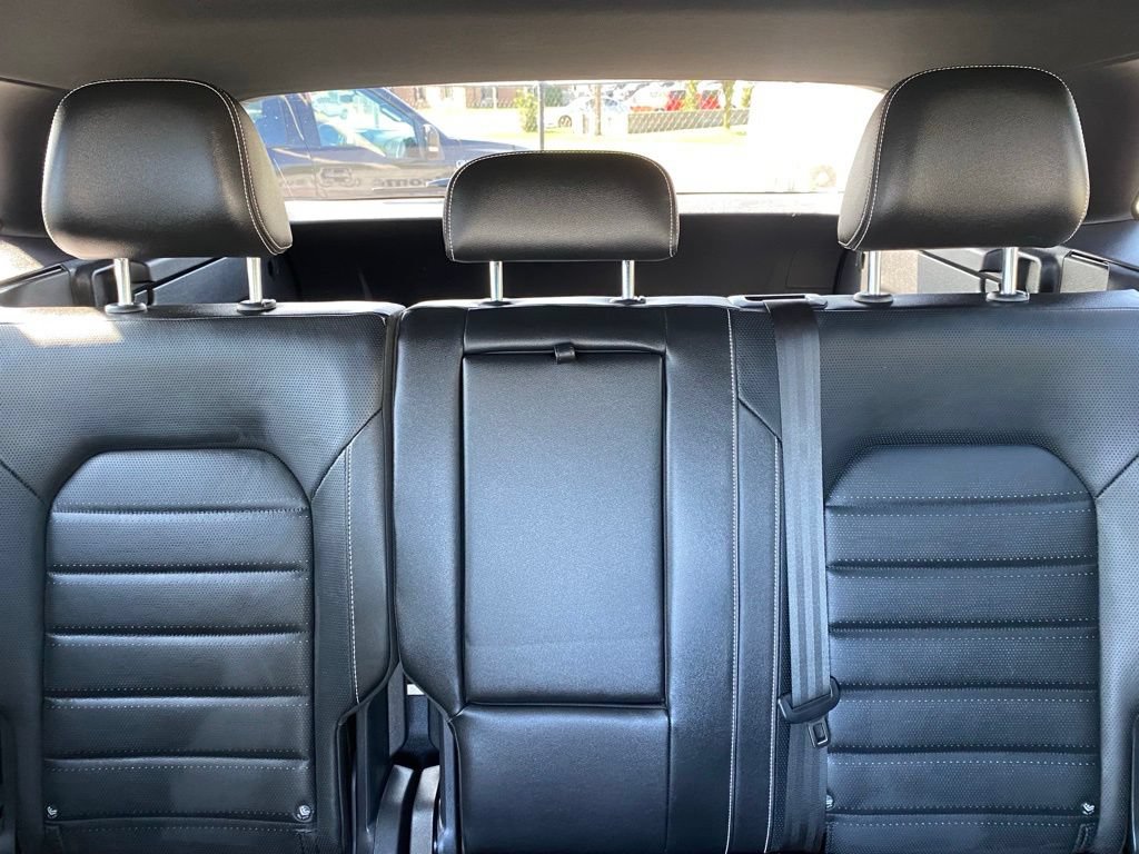 Used 2022 Volkswagen Atlas Cross Sport SEL Premium R-Line AWD/4WD image 31