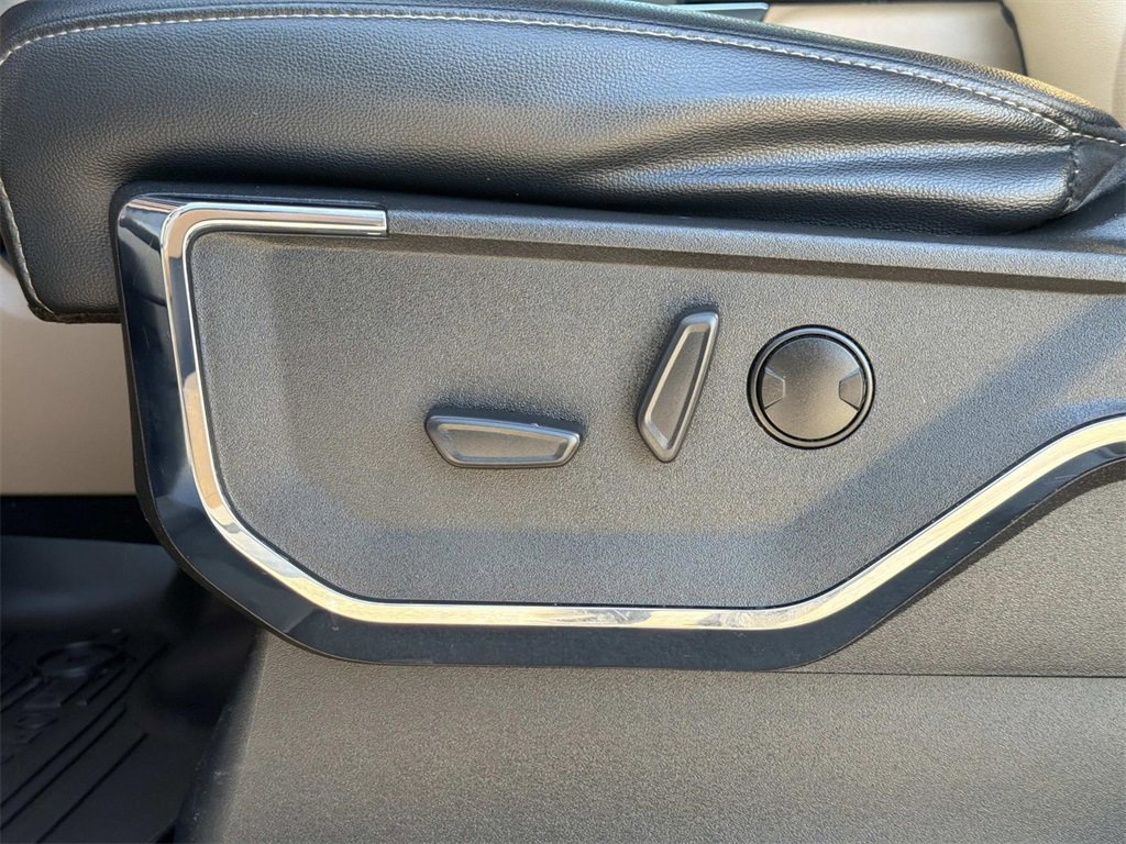 Used 2022 Ford F150 Lariat image 12