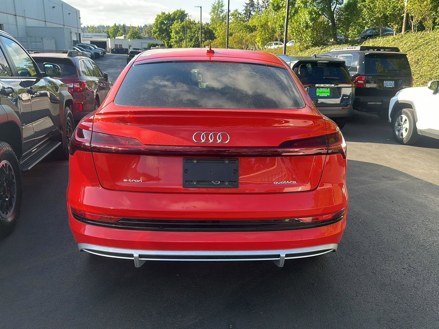 Used 2021 Audi e-tron Prestige w/ Prestige Package AWD/4WD image 3