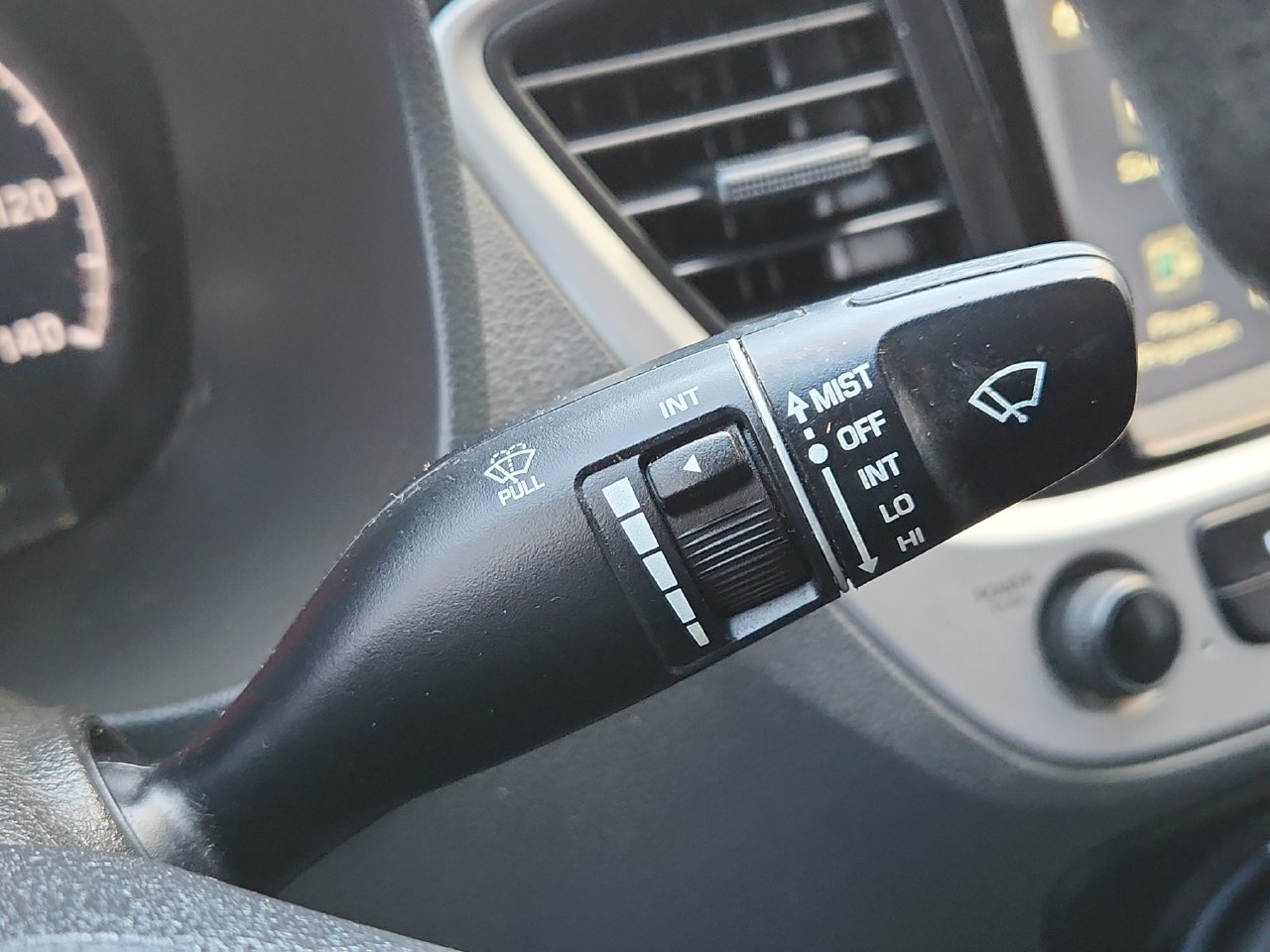 Used 2022 Hyundai Accent SEL FWD image 26