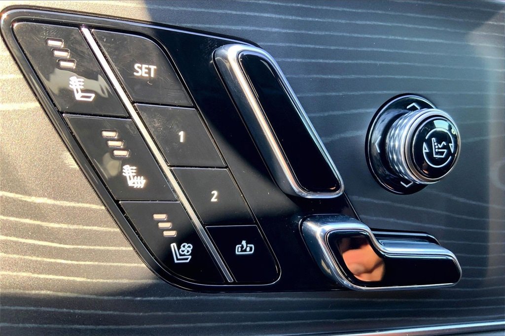 New 2026 Cadillac Lyriq V image 20