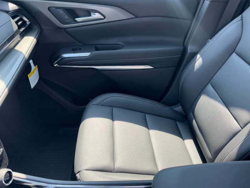 New 2026 Chevrolet Traverse LT w/ Driver Confidence Package image 8
