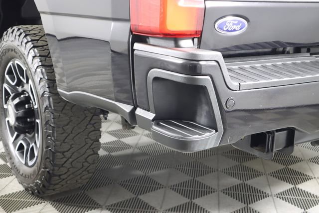 Used 2024 Ford F250 Platinum w/ FX4 Off-Road Package AWD/4WD image 30