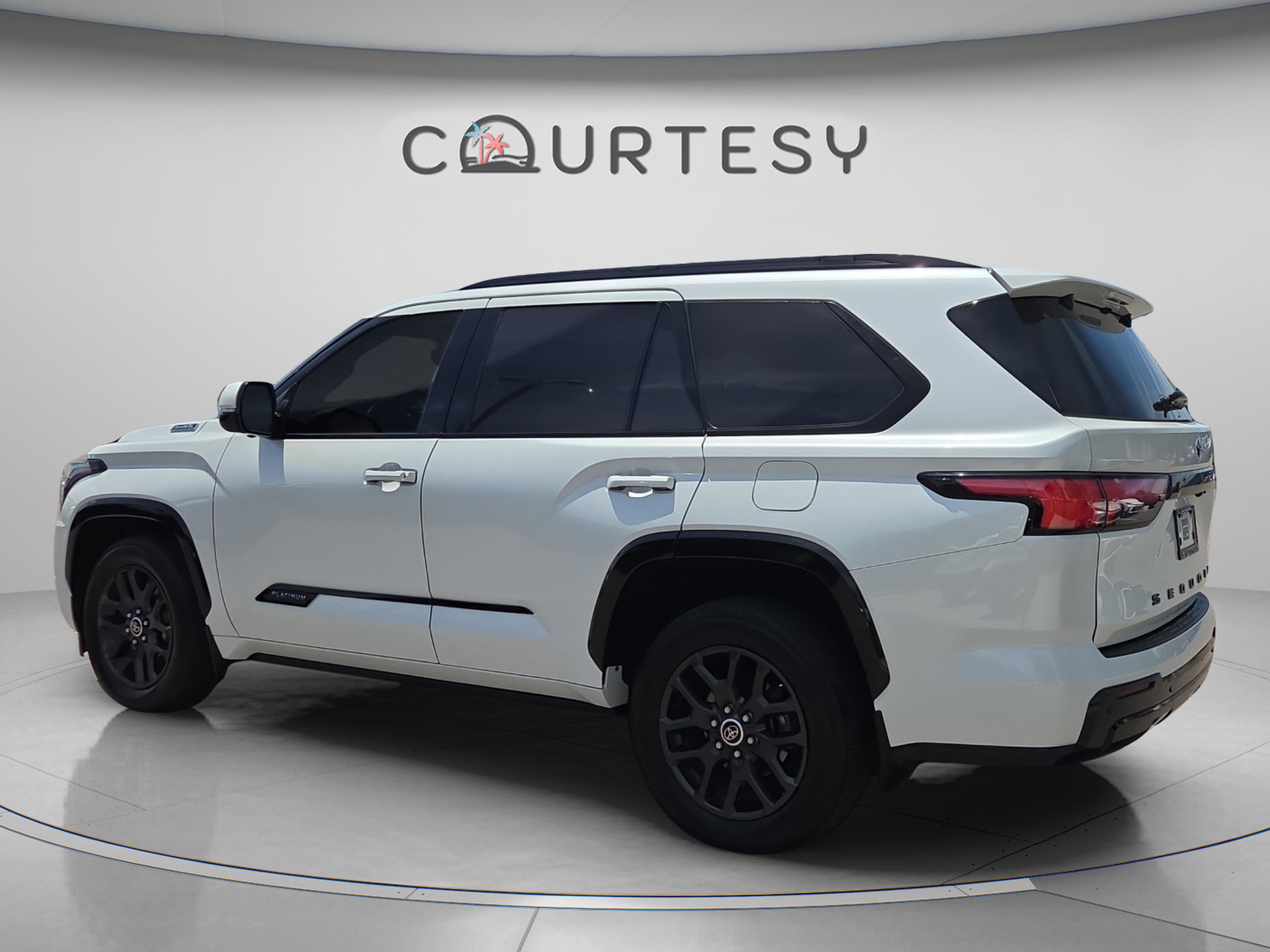 Certified 2023 Toyota Sequoia Platinum image 3