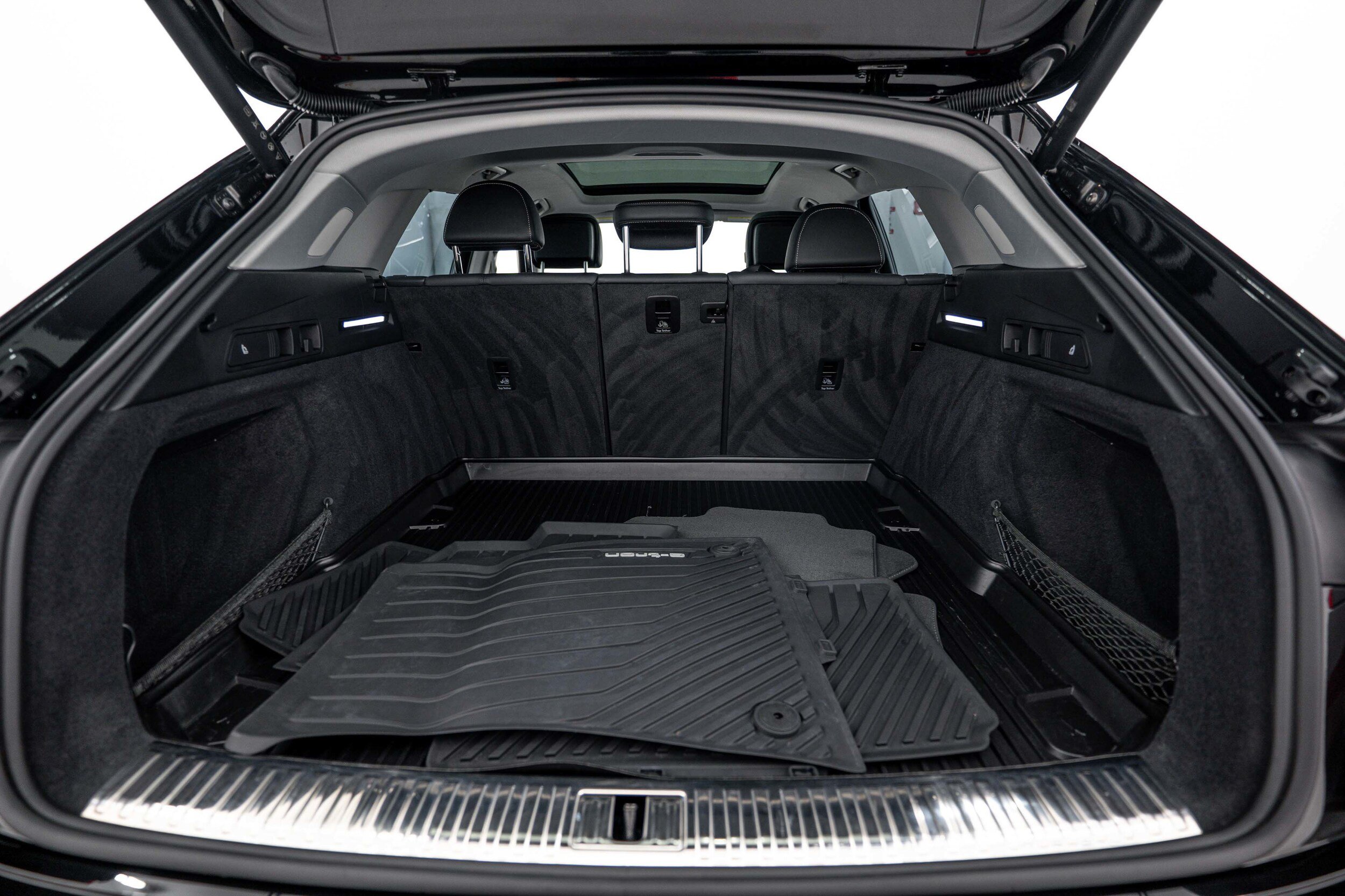 Certified 2024 Audi Q8 e-tron Prestige AWD/4WD image 19