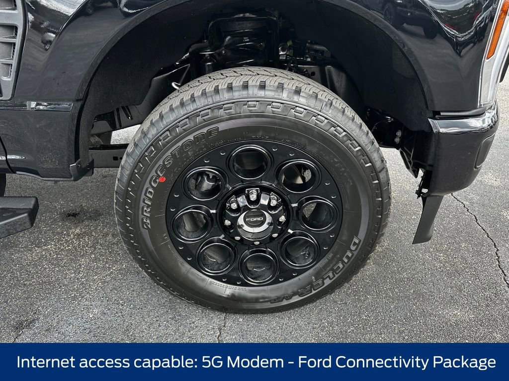New 2026 Ford F250 Lariat w/ Black Appearance Package image 16