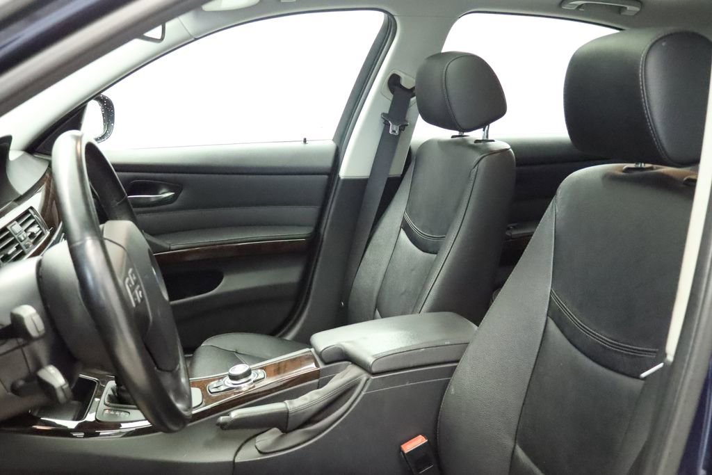 Used 2011 BMW 328i xDrive Sedan image 23