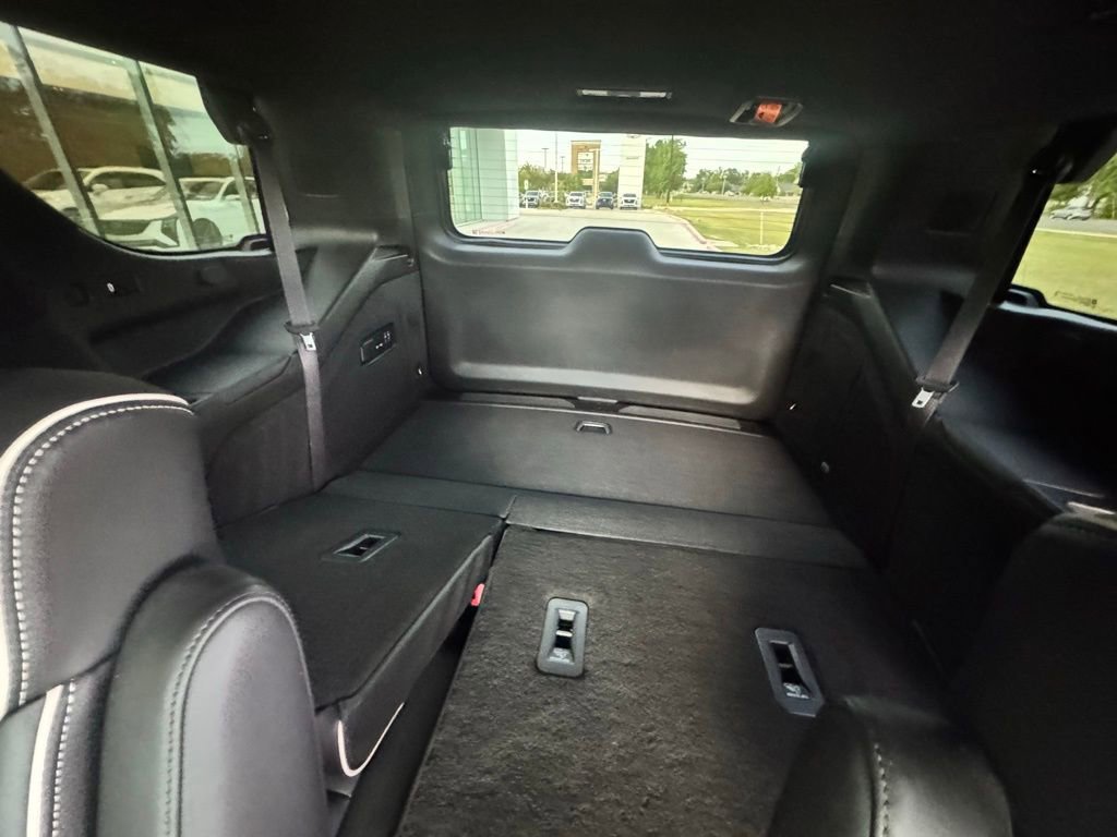 Used 2021 Cadillac Escalade Premium Luxury RWD image 18