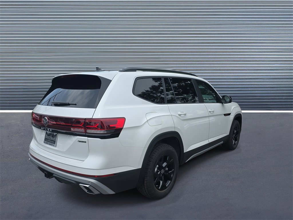 New 2026 Volkswagen Atlas Peak Edition image 3