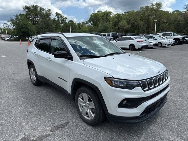 Used 2022 Jeep Compass Latitude FWD image 3