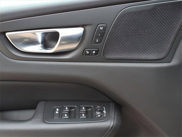 Used 2020 Volvo XC60 T6 Inscription w/ Protection Package Premier image 17