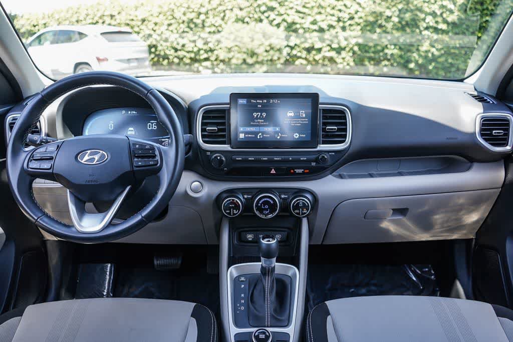 Certified 2024 Hyundai Venue SEL FWD image 12