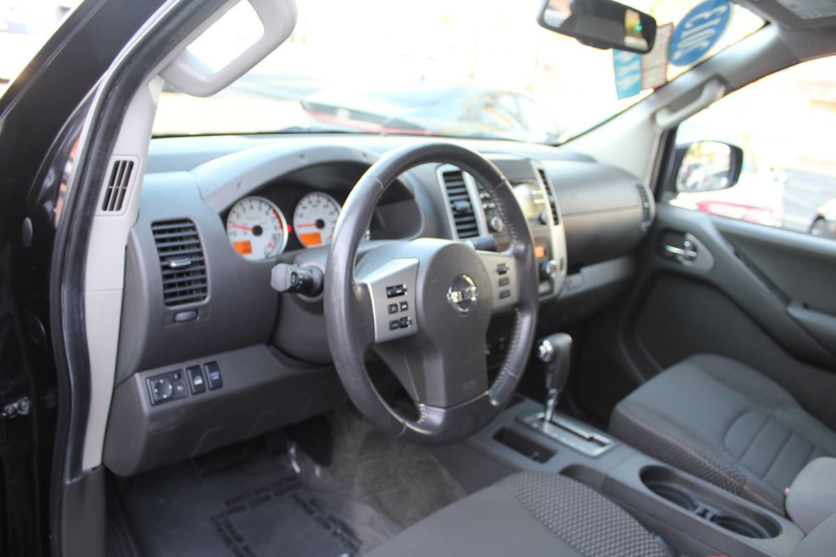 Used 2013 Nissan Frontier PRO-4X AWD/4WD image 20