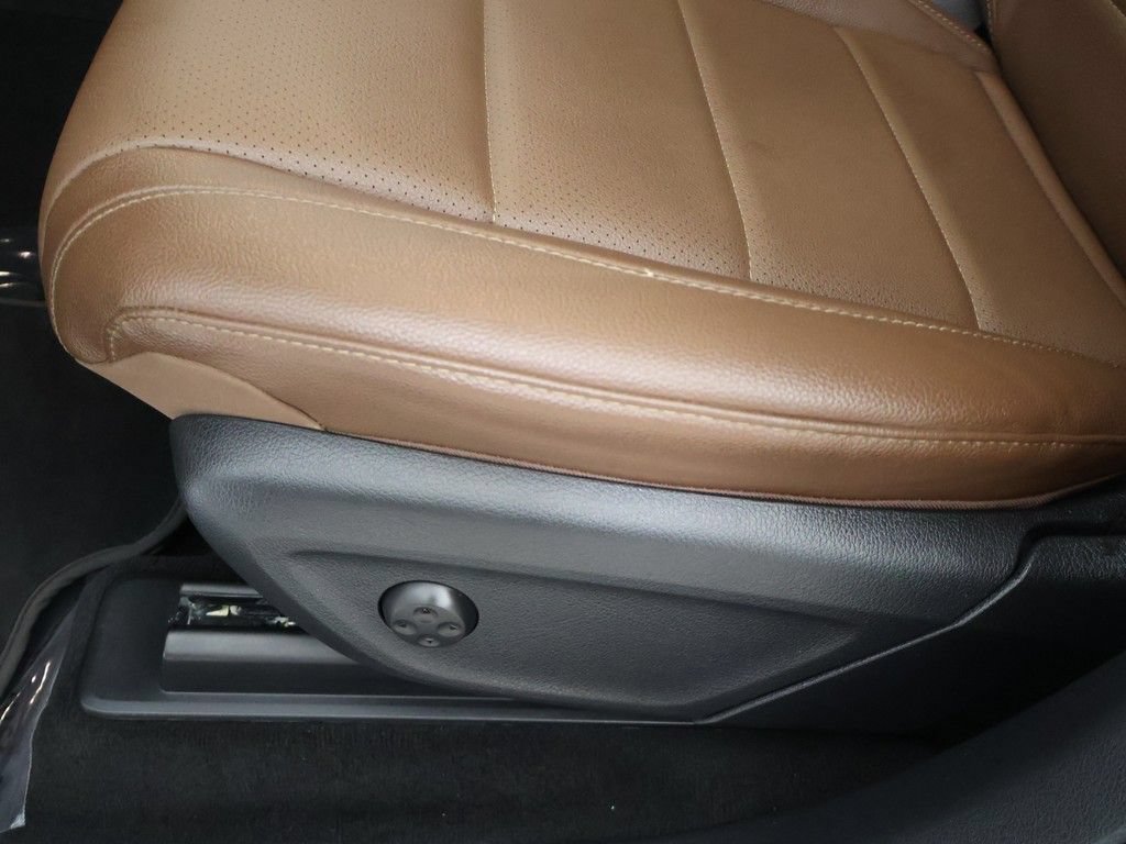Used 2024 Mercedes-Benz GLS 450 4MATIC w/ AMG Line Exterior image 33