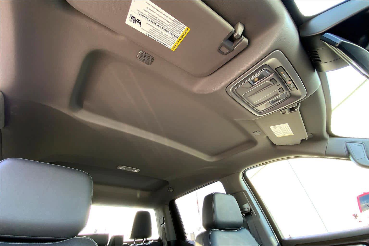 Used 2026 GMC Sierra 1500 SLT AWD/4WD image 14