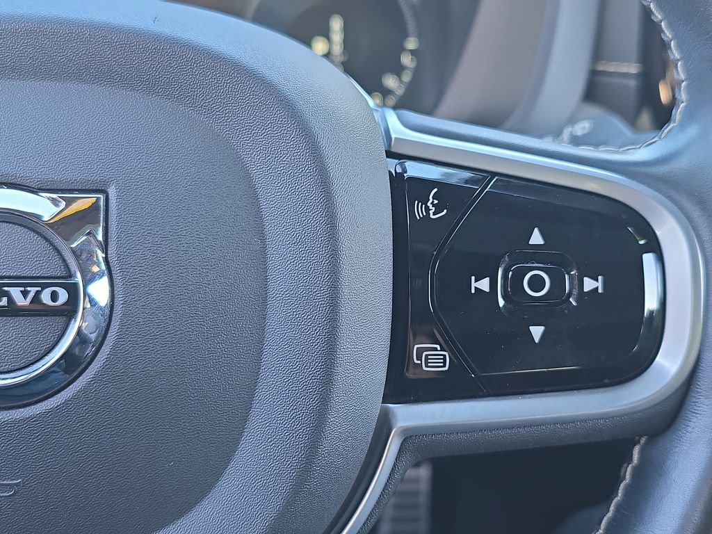 Used 2021 Volvo XC60 T8 R-Design w/ Protection Package Premier image 21