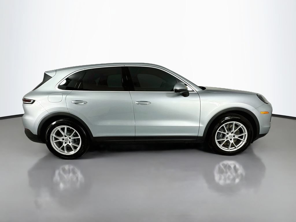 Certified 2024 Porsche Cayenne AWD/4WD image 8
