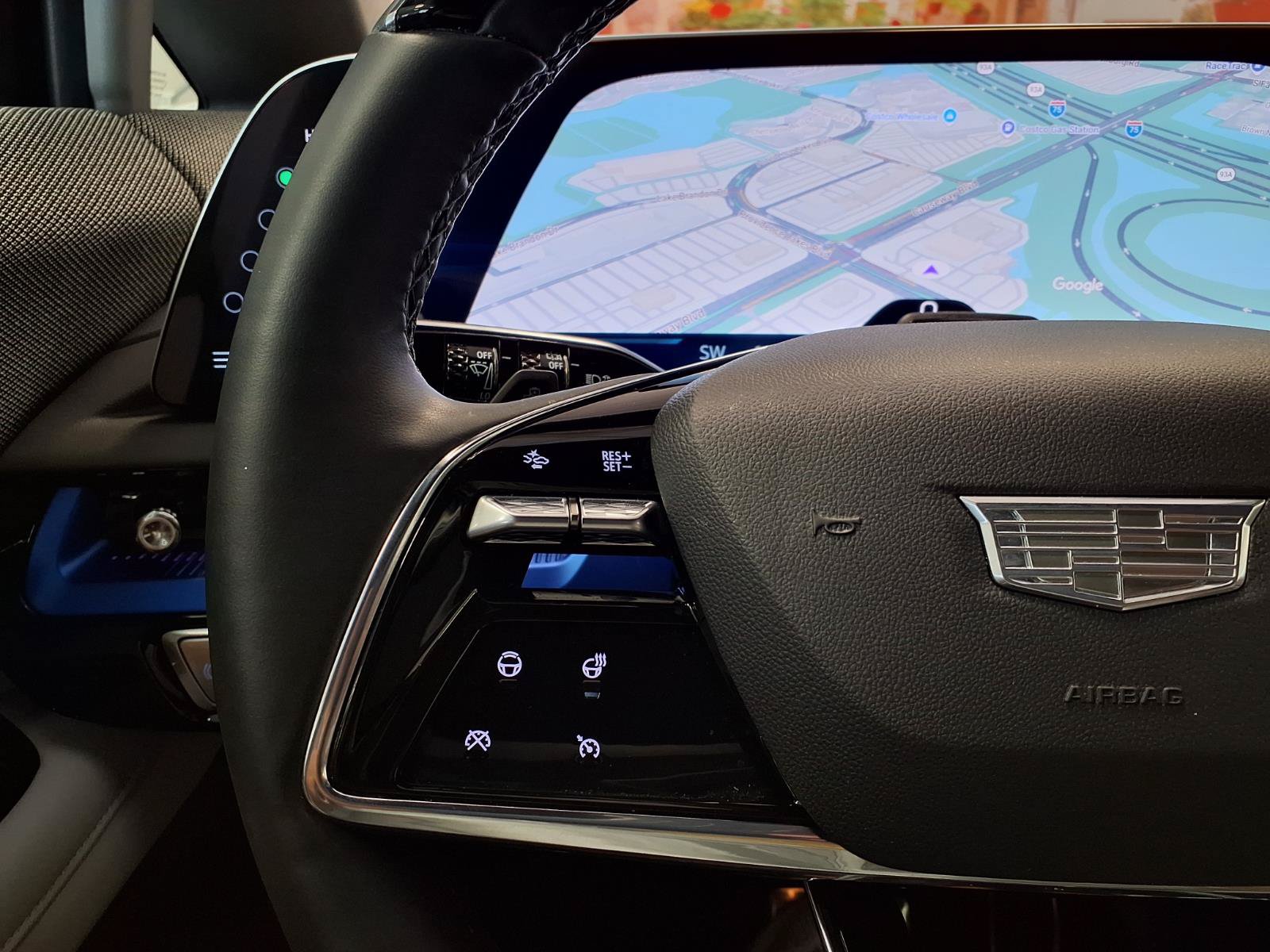 Certified 2026 Cadillac Optiq Luxury 2 RWD image 25