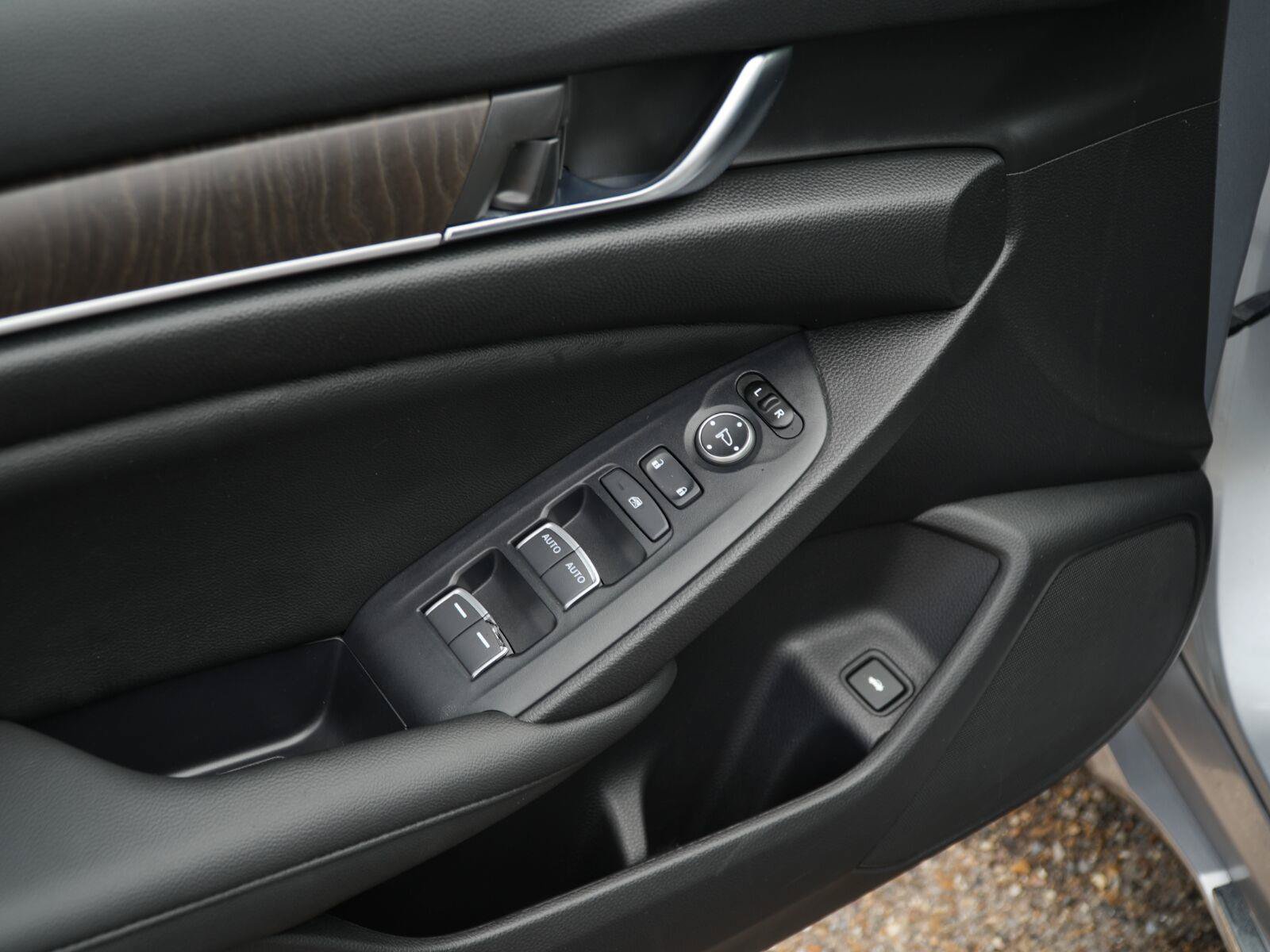 Used 2020 Honda Accord EX image 6