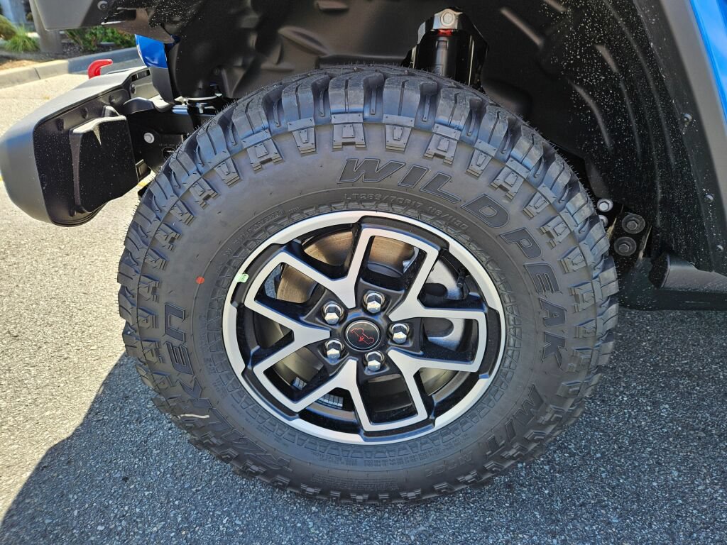 New 2026 Jeep Gladiator Rubicon w/ Whitecap Package AWD/4WD image 9