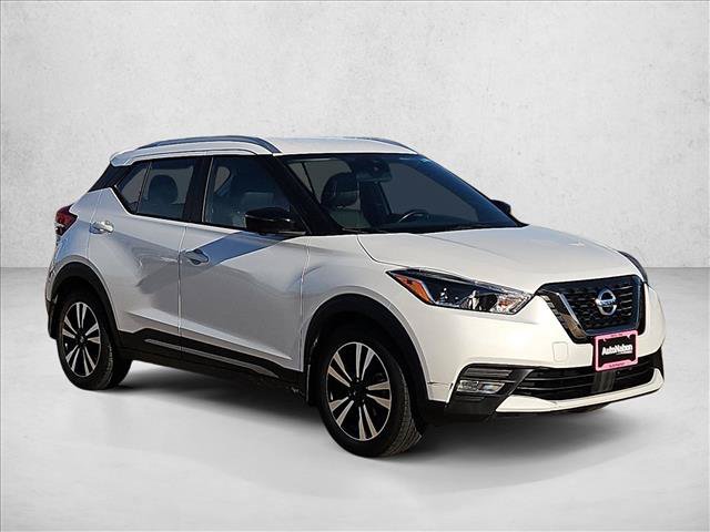 Used 2020 Nissan Kicks SR w/ SR Premium Package FWD image 3
