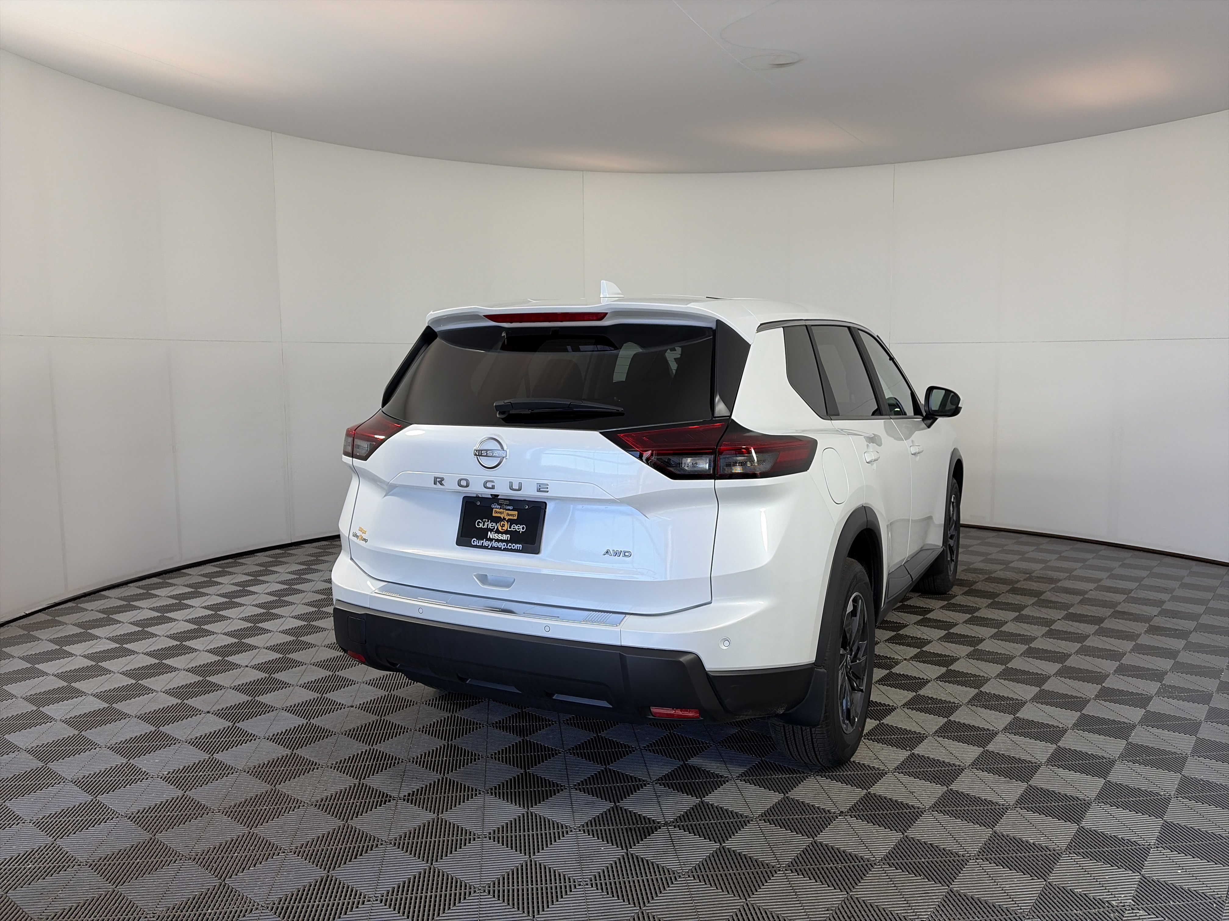 Certified 2025 Nissan Rogue SV image 10