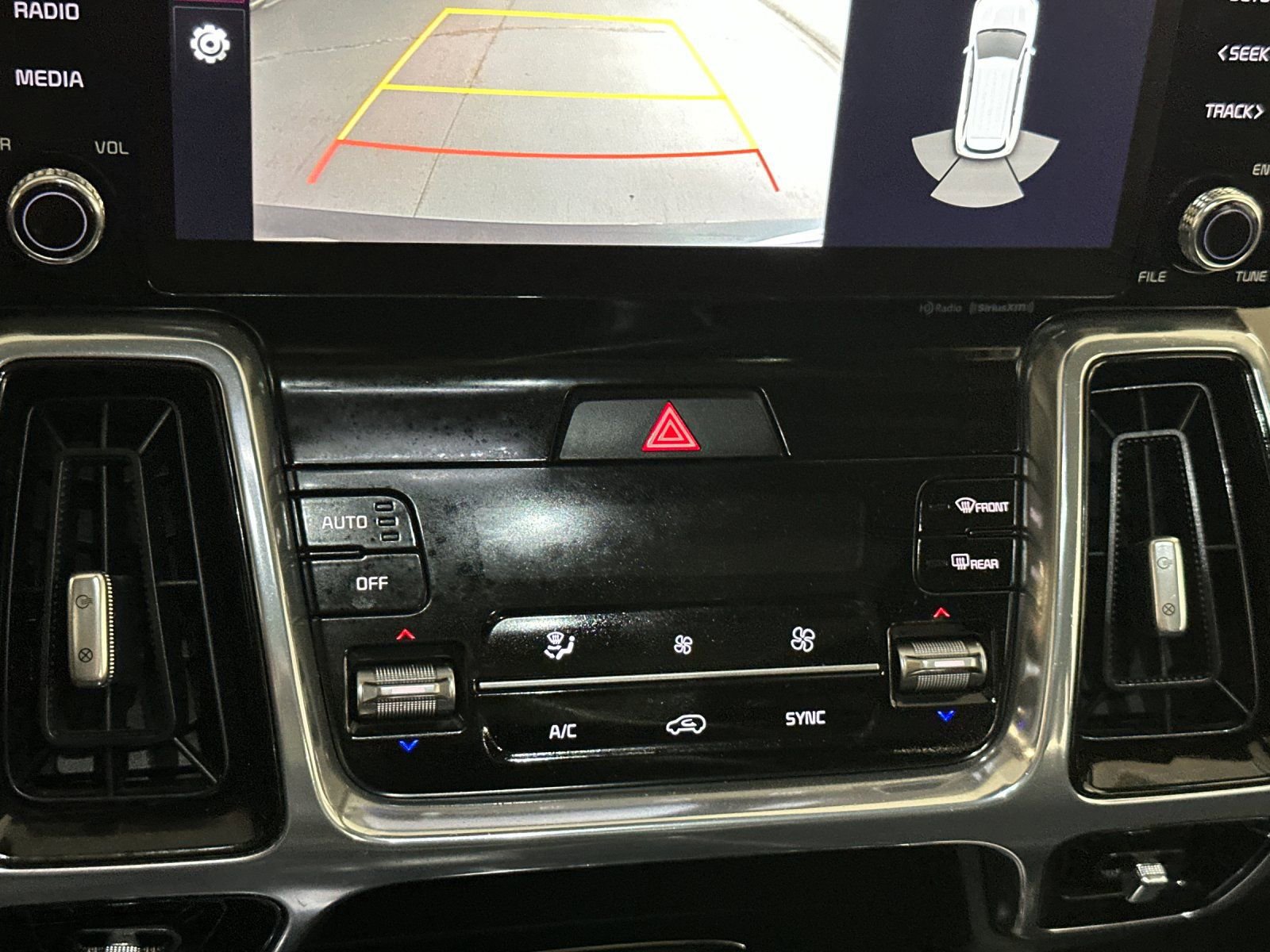 Certified 2022 Kia Sorento SX image 30