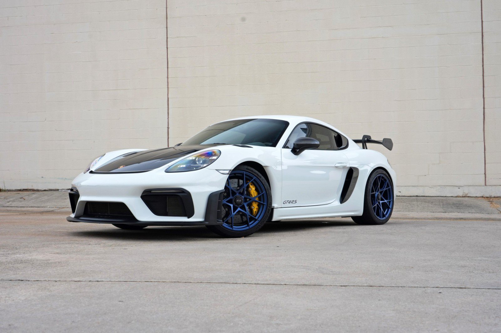 Used 2024 Porsche 718 Cayman GT4 RS w/ Weissach Package RWD image 53