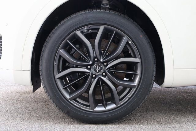 New 2024 Maserati Levante GT Ultima image 8