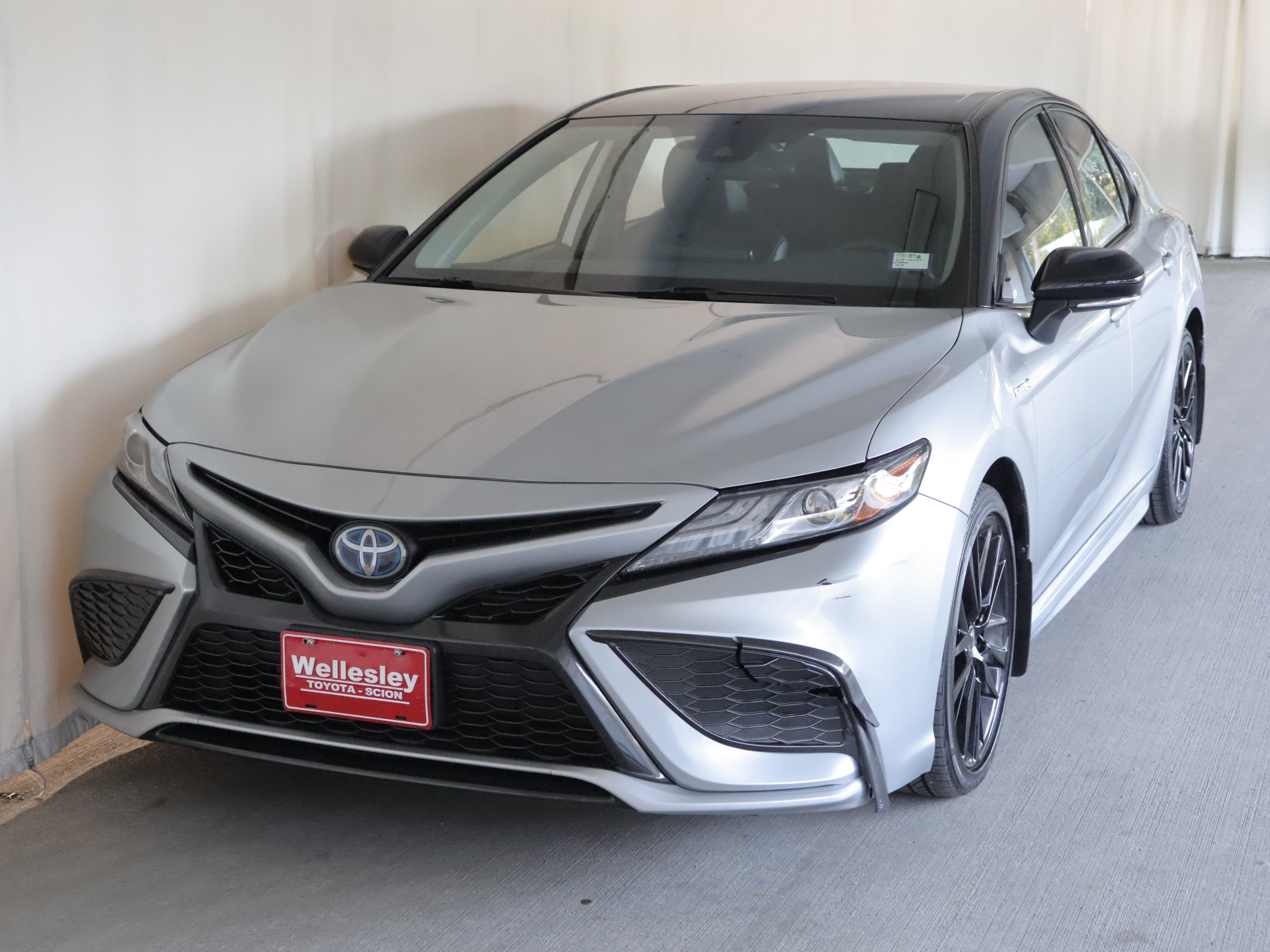 Used 2021 Toyota Camry XSE w/ Cold Weather Package FWD image 23