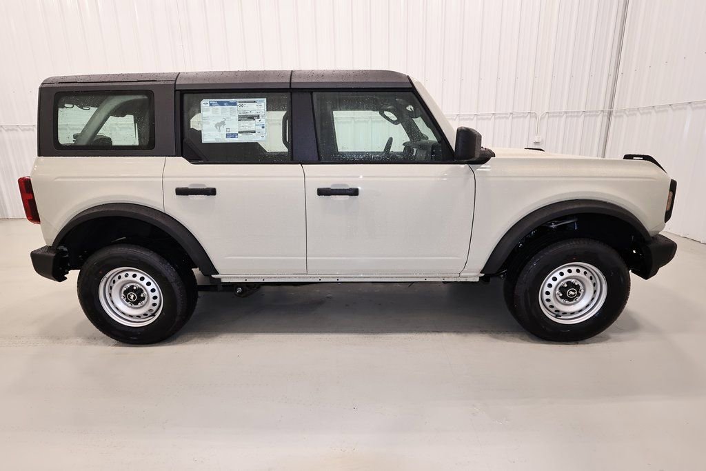 New 2026 Ford Bronco 4-Door image 2