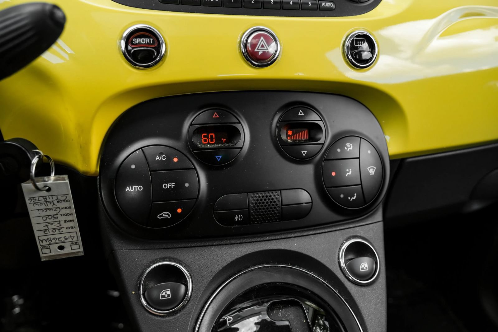 Used 2012 FIAT 500 Lounge FWD image 25