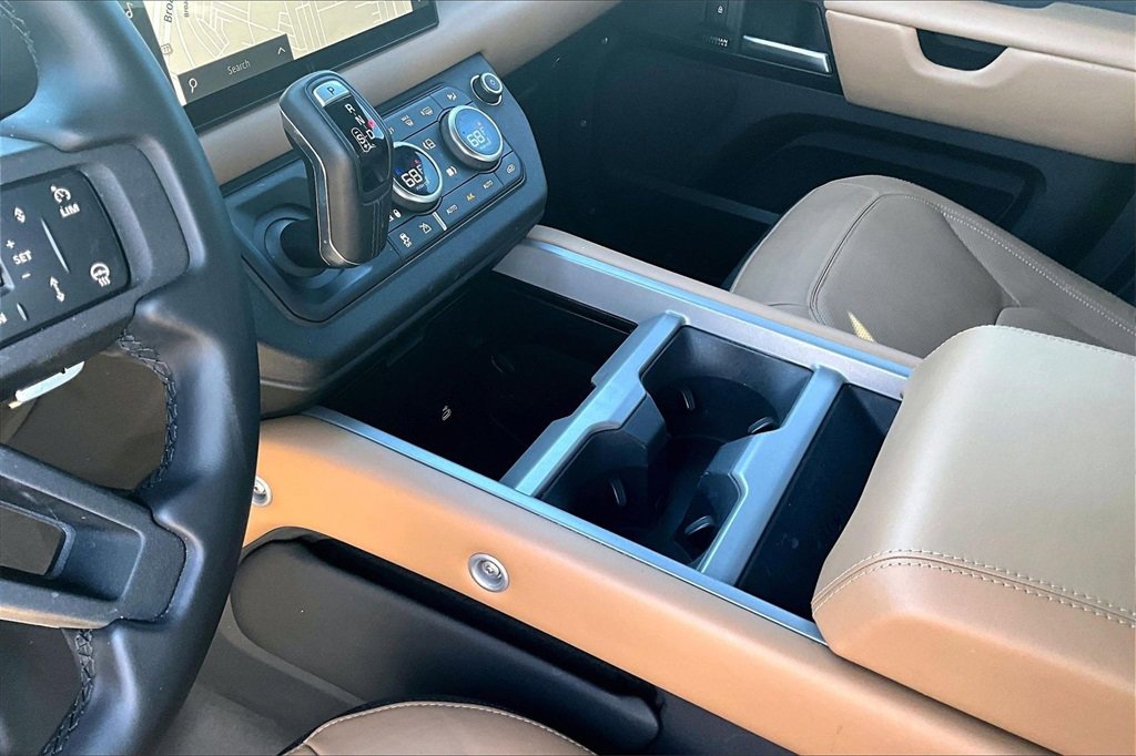 Used 2025 Land Rover Defender 130 V8 image 14