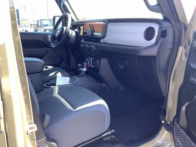 New 2025 Jeep Gladiator Sport AWD/4WD image 36