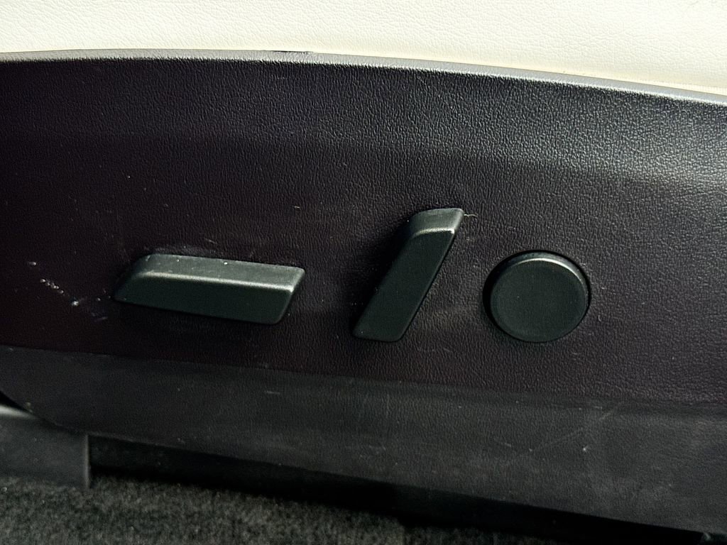 Used 2020 Tesla Model Y Long Range image 26