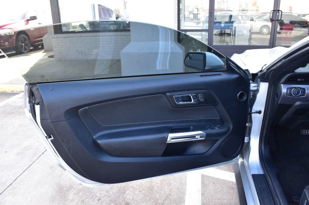 Used 2016 Ford Mustang Coupe RWD image 39