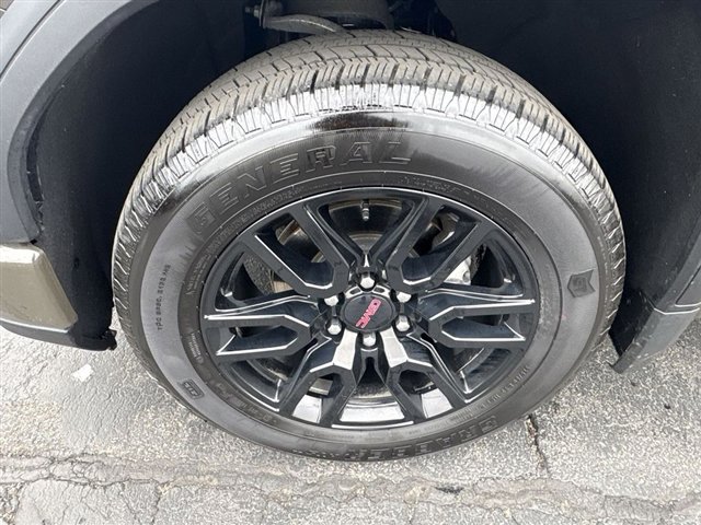 Certified 2024 GMC Sierra 1500 Elevation image 32