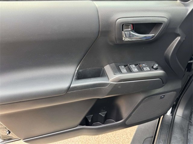 Used 2023 Toyota Tacoma TRD Off-Road image 14