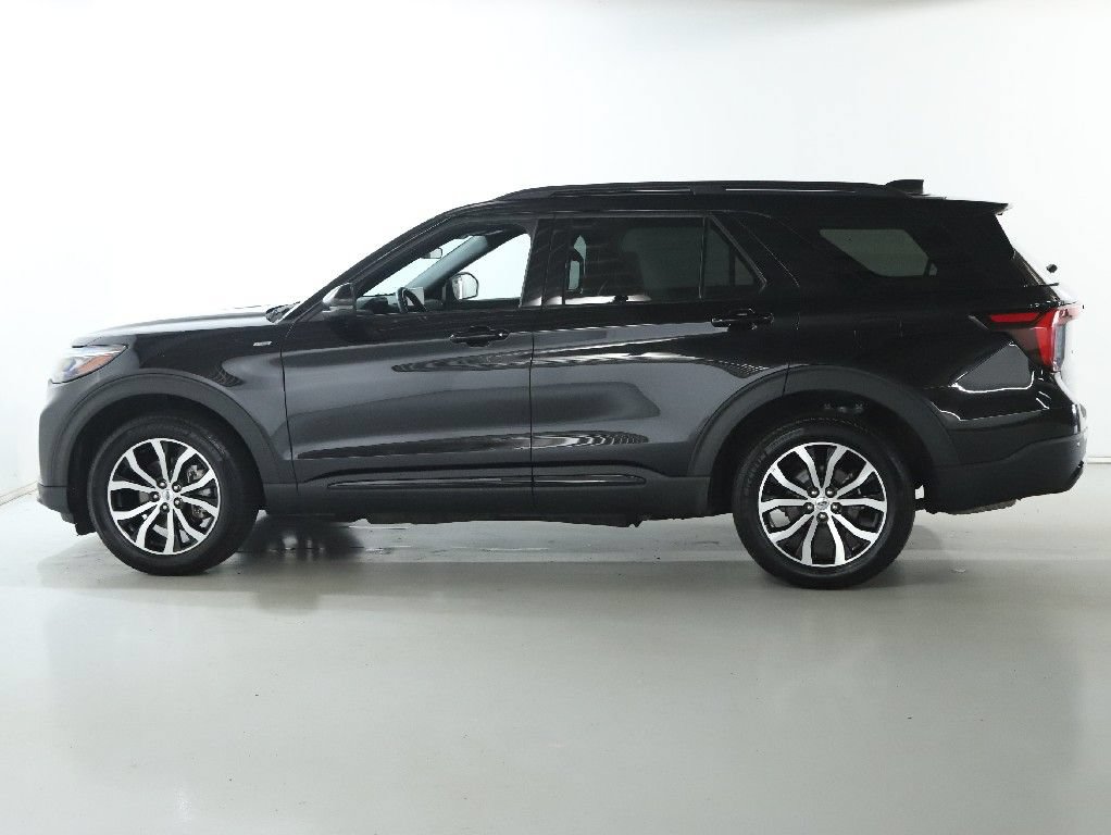 Used 2025 Ford Explorer ST-Line AWD/4WD image 41