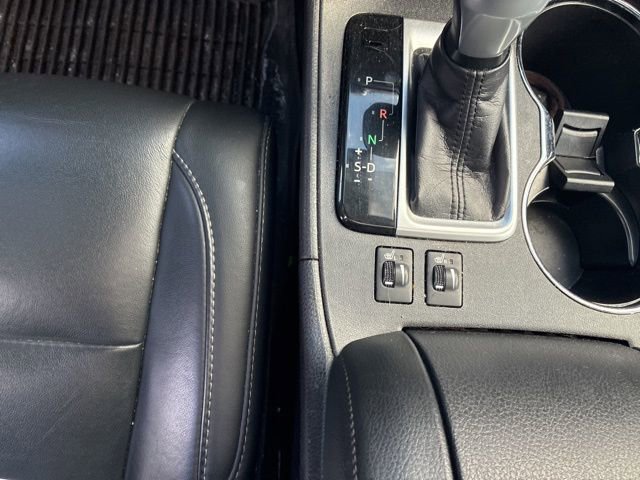 Used 2018 Toyota Highlander SE image 14