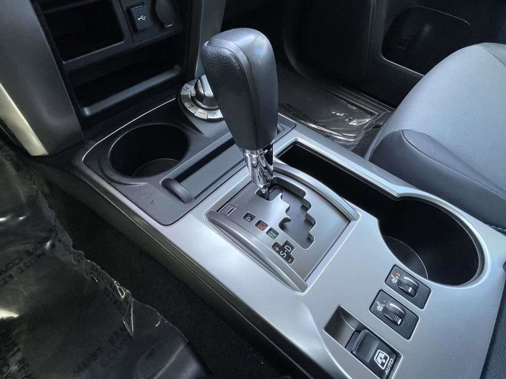 Used 2020 Toyota 4Runner SR5 Premium w/ Moonroof Package AWD/4WD image 40