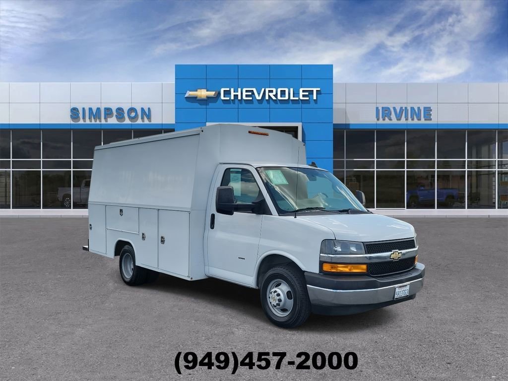 Used 2021 Chevrolet Express 3500 w/ Power Convenience Package RWD image 2