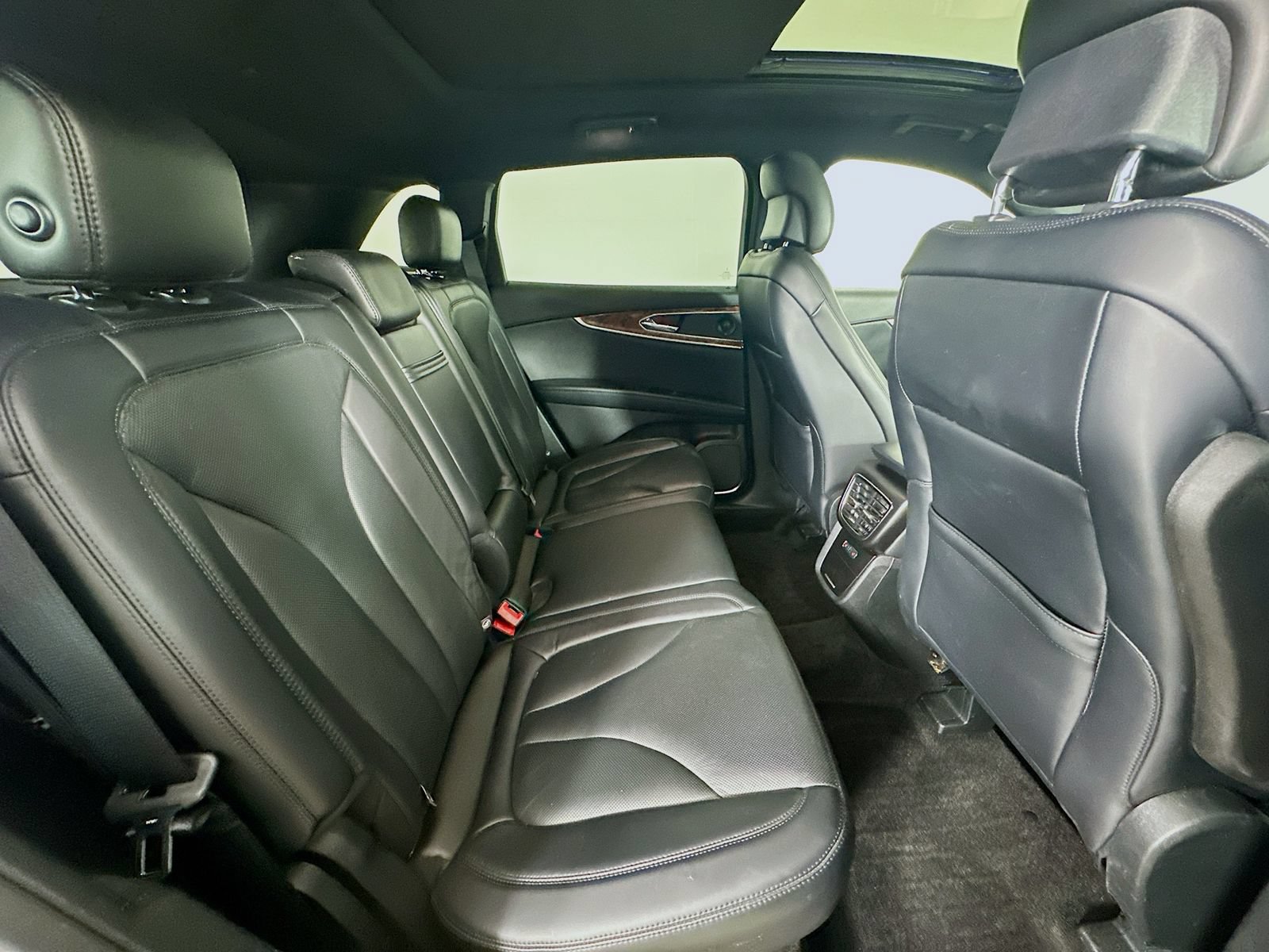 Used 2019 Lincoln Nautilus Reserve AWD/4WD image 42