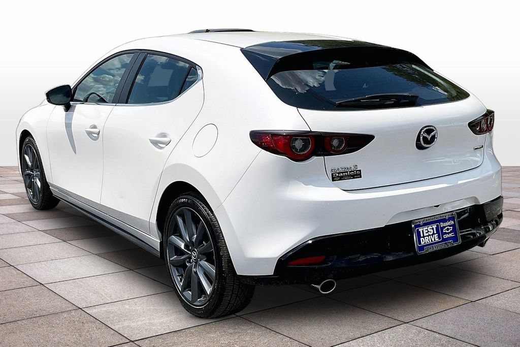 Used 2023 MAZDA MAZDA3 s FWD image 2