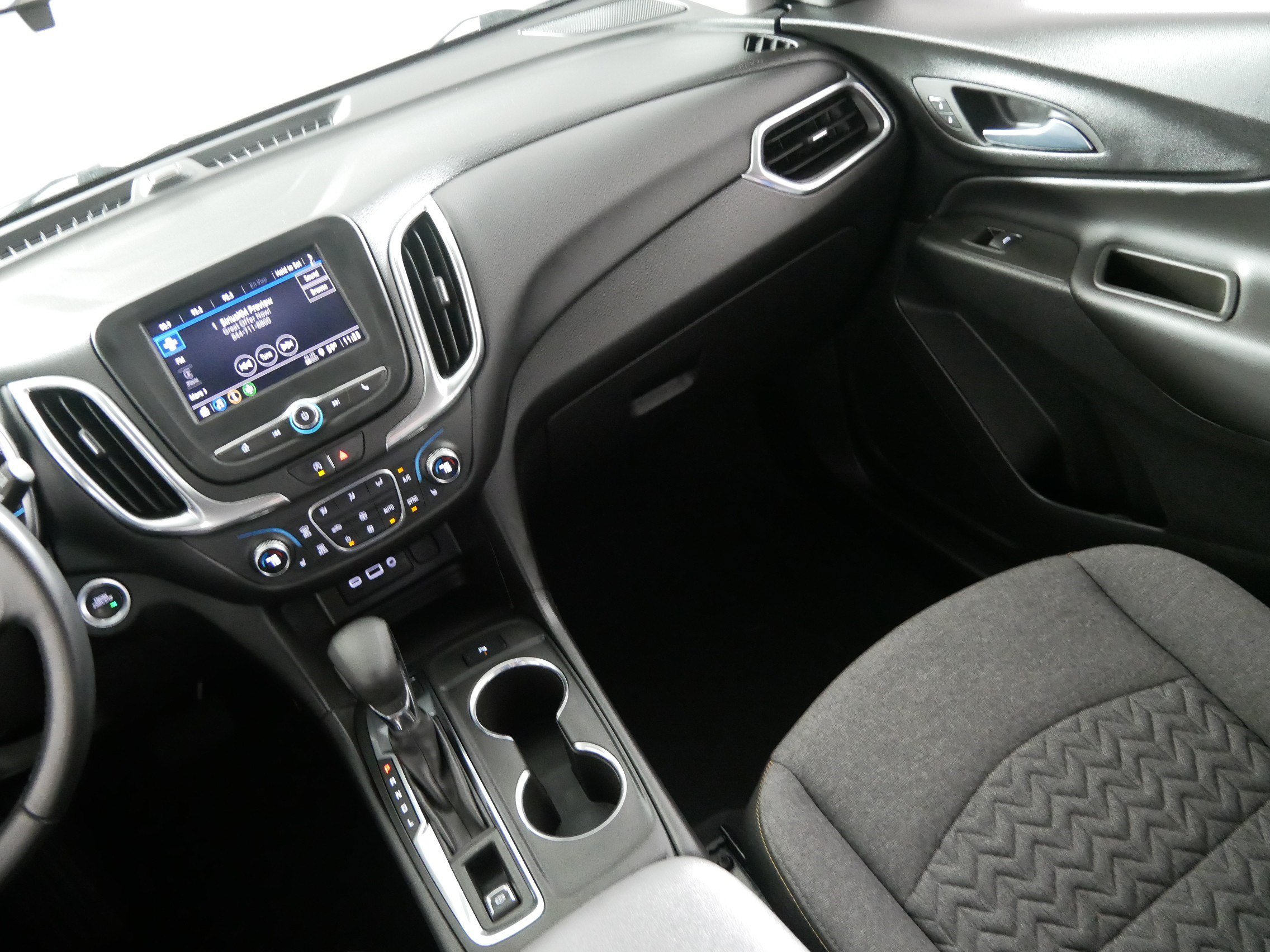 Used 2022 Chevrolet Equinox LT AWD/4WD image 11
